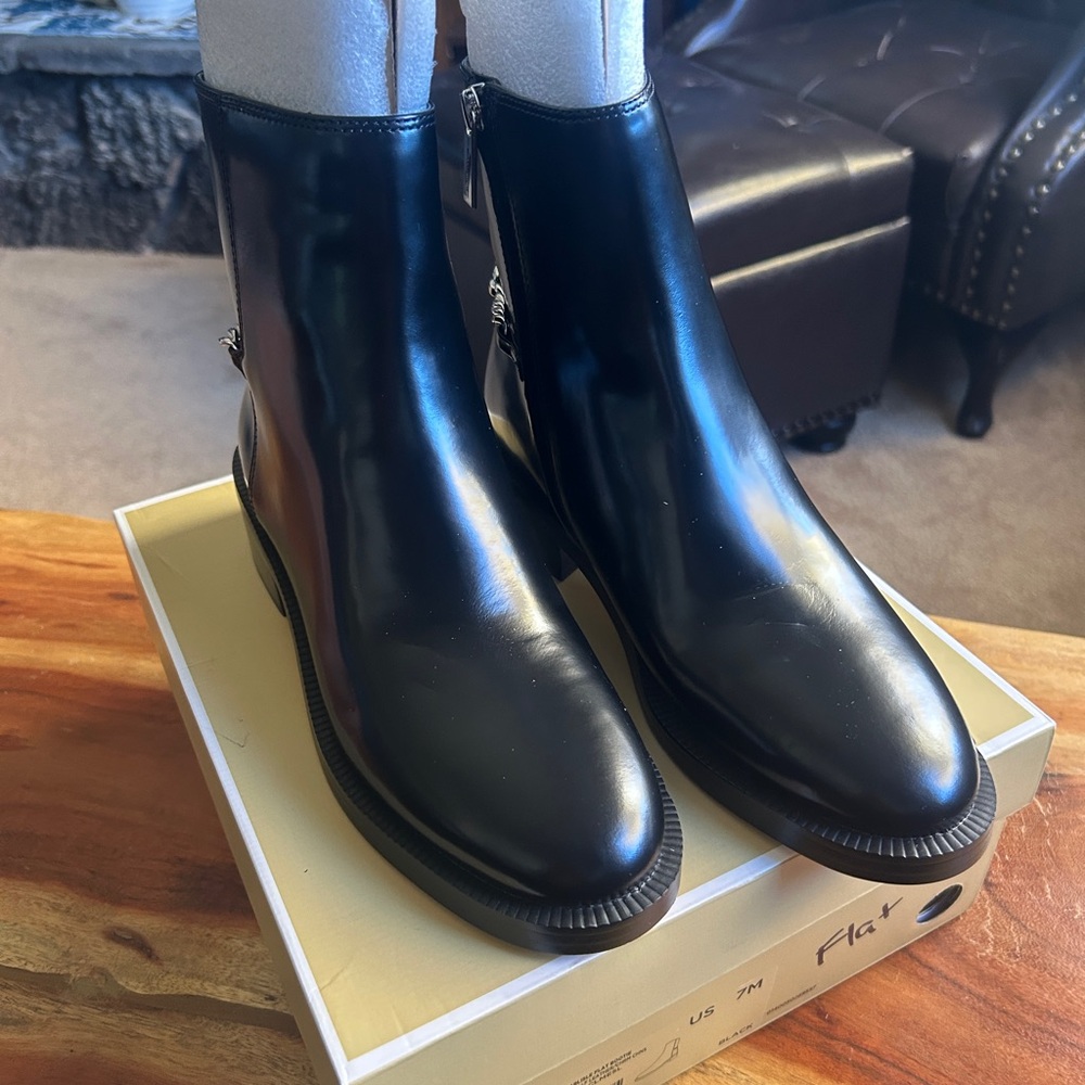 Michael Kors Womens - Carlisle Flat Bootie Chain Ankle Boots Size 7- NEW!